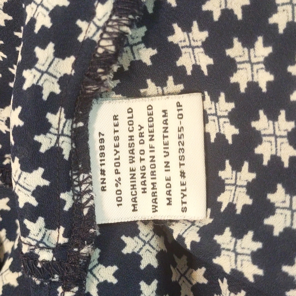 Collective concepts long sleeve blouse size medium - Picture 9 of 10